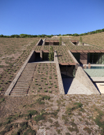 Ncaved House MOLD Architects