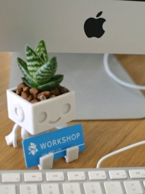 robbie-the-robot-planter-3d-model-stl