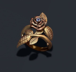 Rose ring with gem